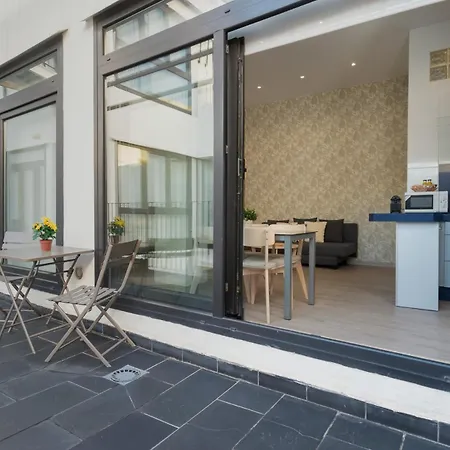 Apartment Panther Aladro Iii